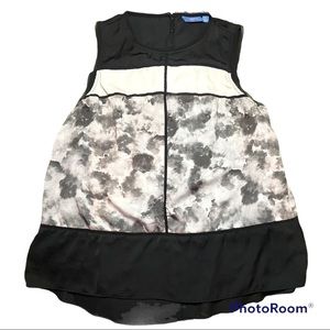 SimplyVera by vera wang sleeveless black and white blouse